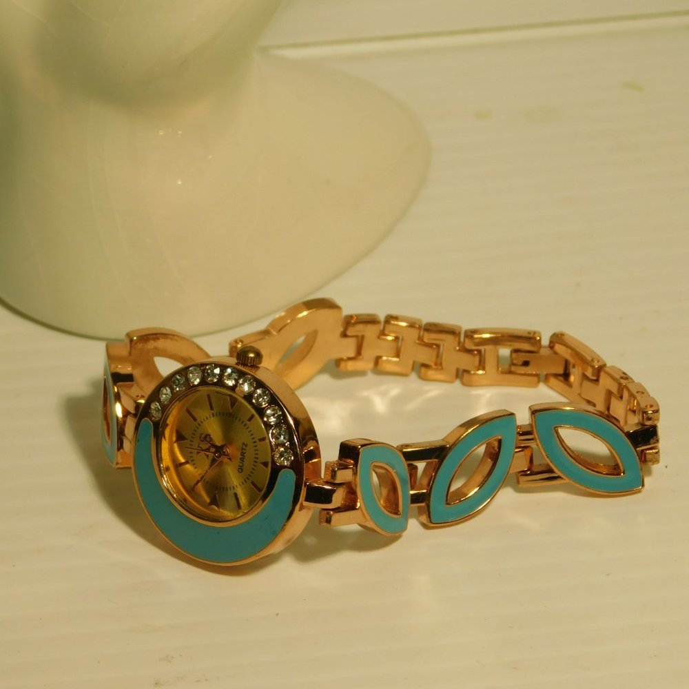 WRIST WATCH - Picture 3 of 7